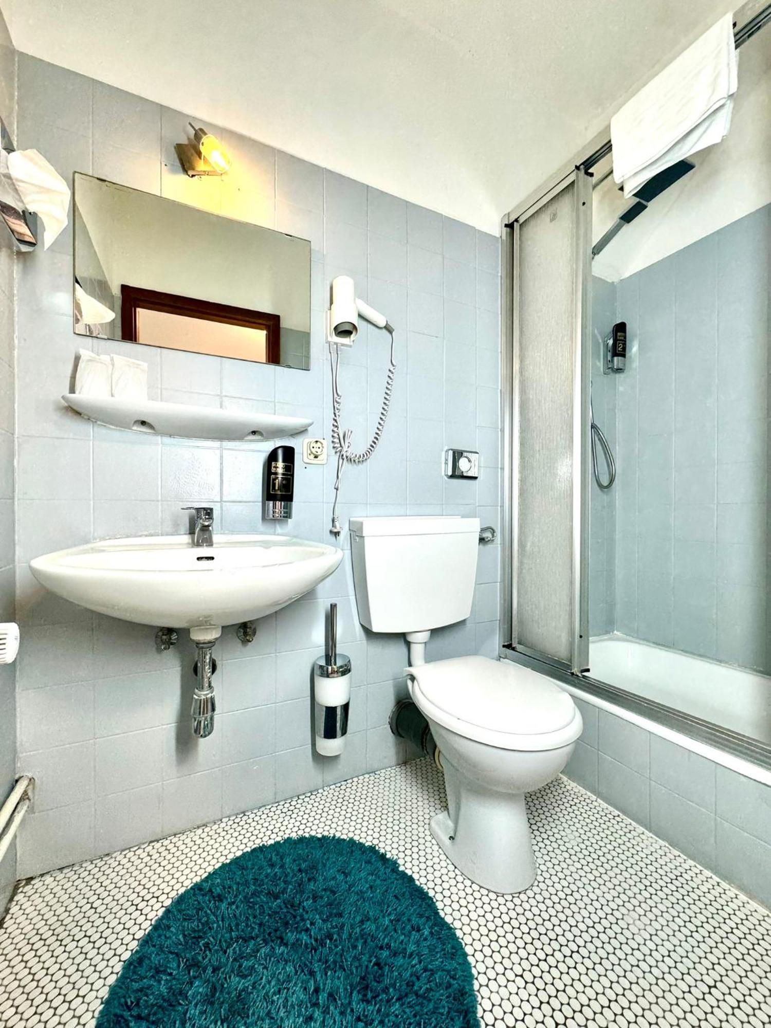 Hotel Zum Ruecking 노르트하임 외부 사진