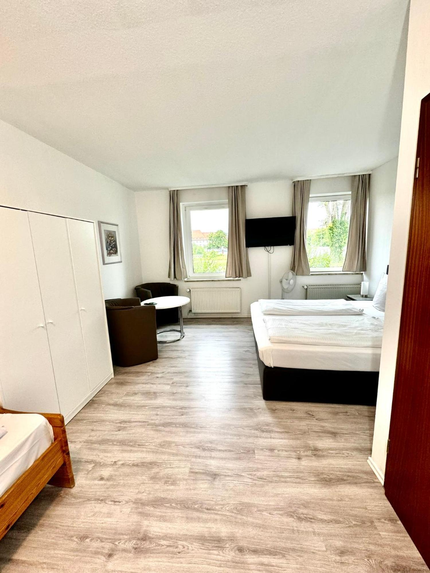 Hotel Zum Ruecking 노르트하임 외부 사진