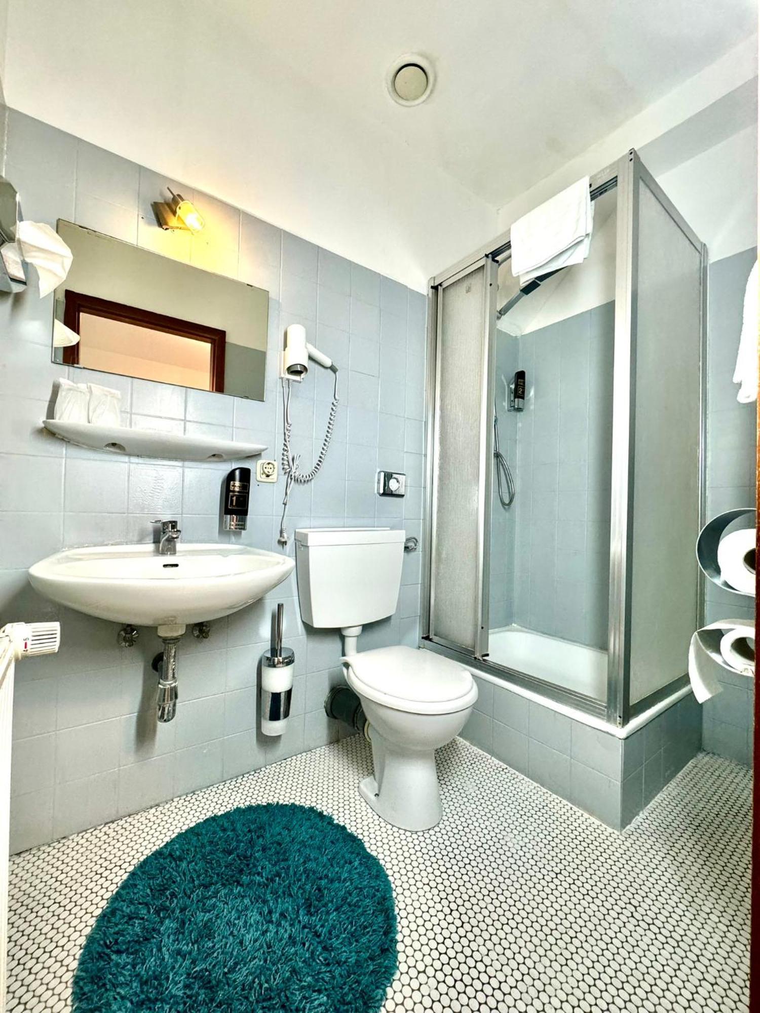 Hotel Zum Ruecking 노르트하임 외부 사진