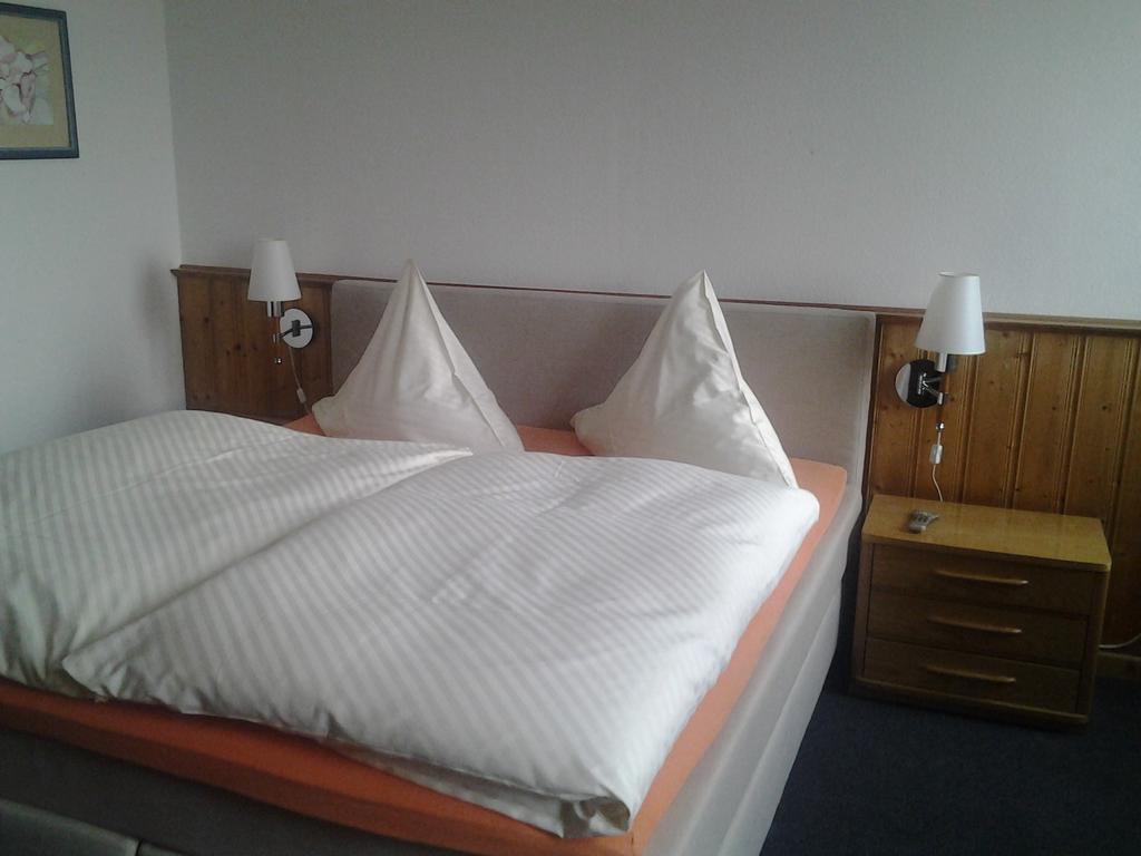 Hotel Zum Ruecking 노르트하임 외부 사진