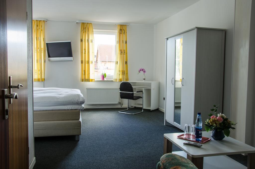 Hotel Zum Ruecking 노르트하임 외부 사진