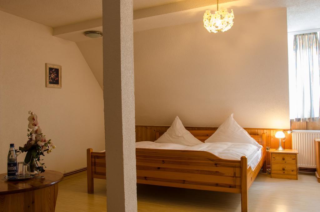 Hotel Zum Ruecking 노르트하임 외부 사진